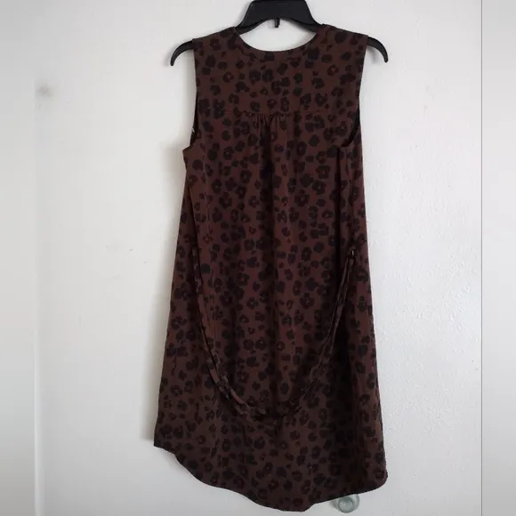 41 Hawthorn brown red animal print sleeveless button down dress size medium