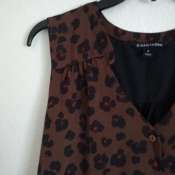 41 Hawthorn brown red animal print sleeveless button down dress size medium