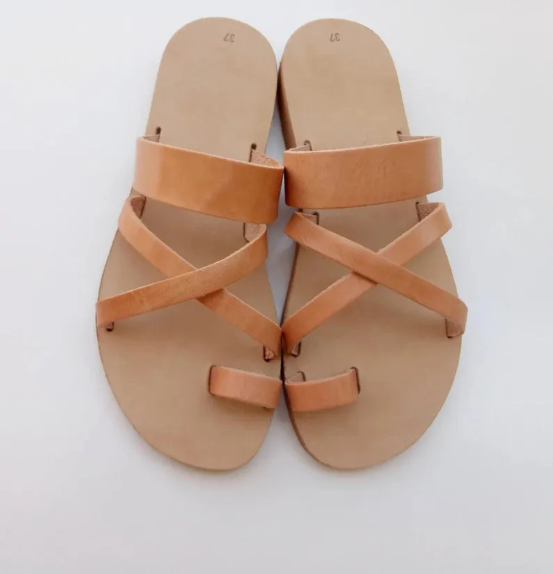 Classic ring toe leather sandals
