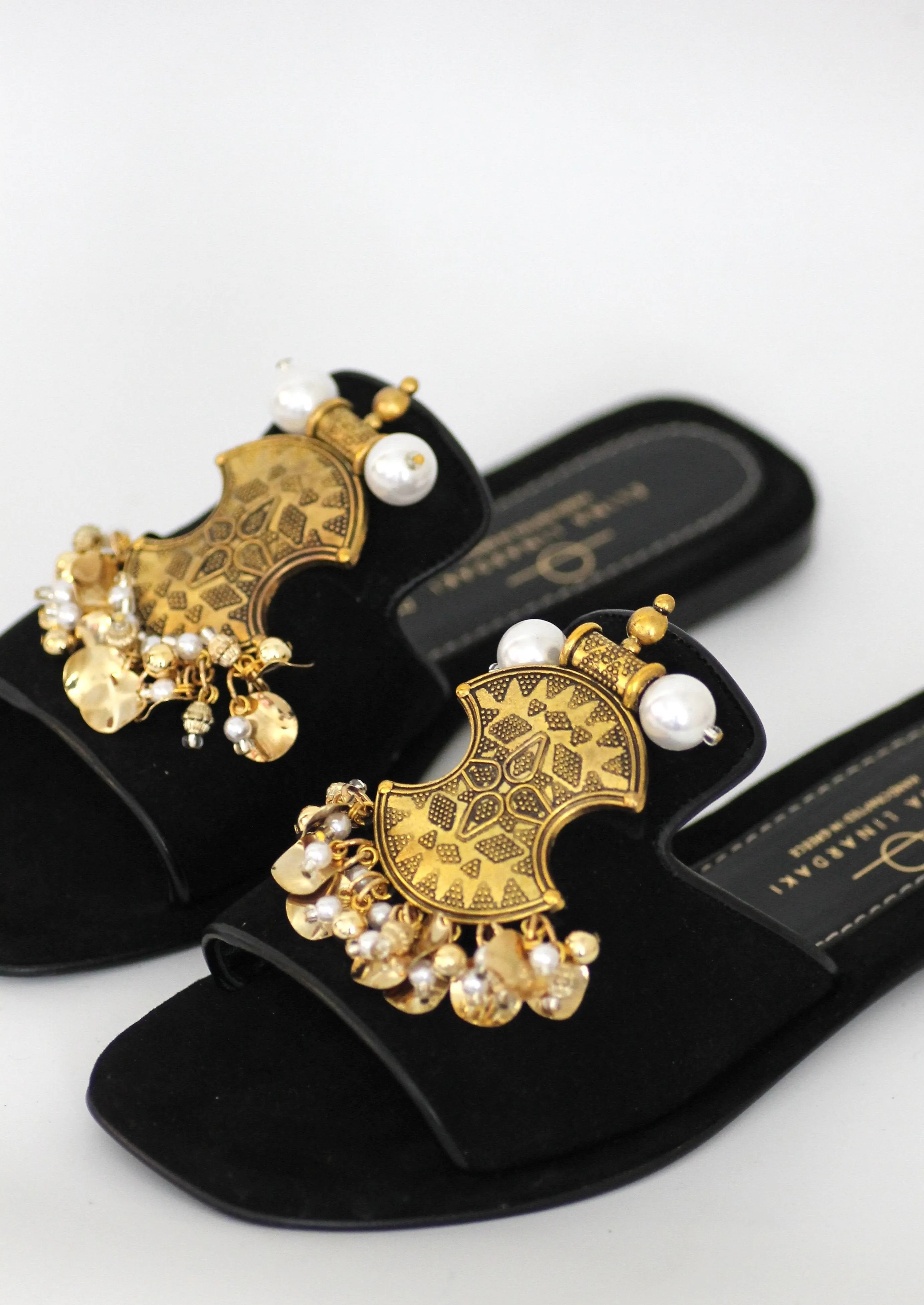 Cleopatra Black