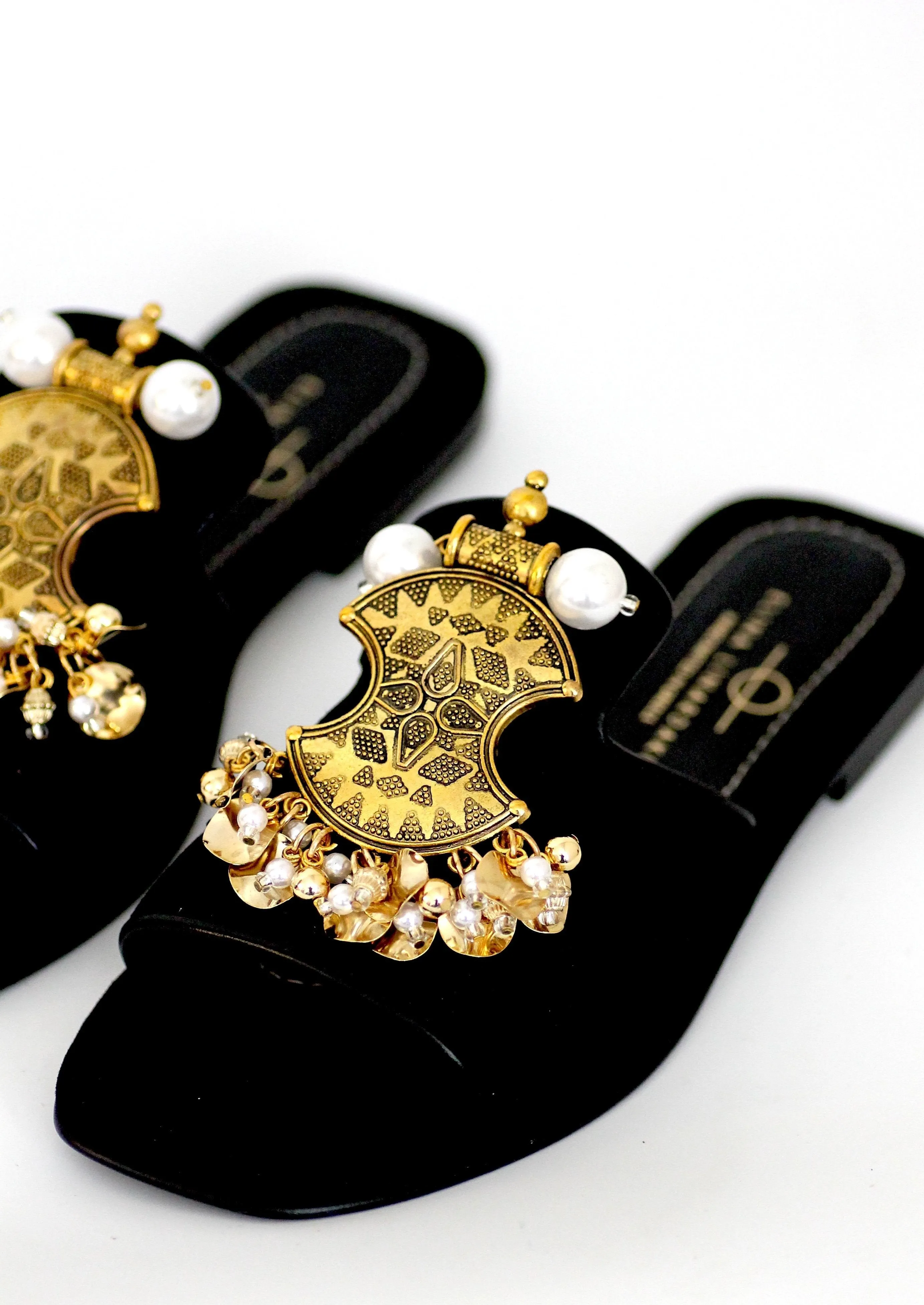 Cleopatra Black