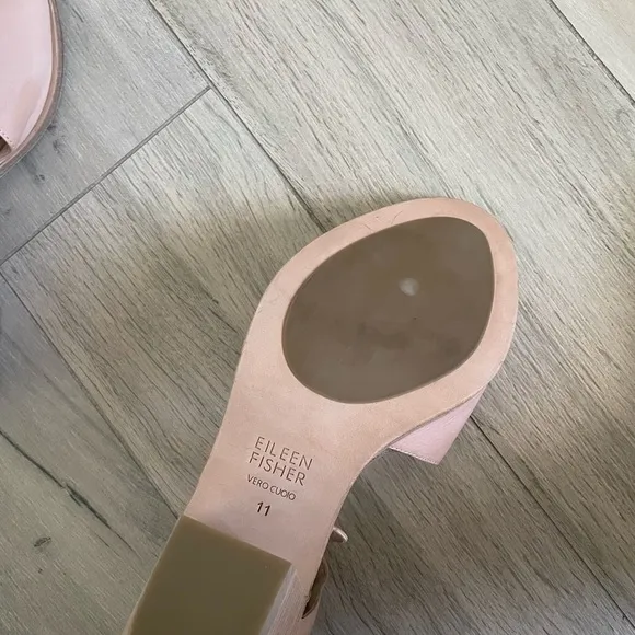 Eileen Fisher Doe Sandal In Blush Tumbled Nubuck Leather