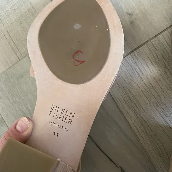 Eileen Fisher Doe Sandal In Blush Tumbled Nubuck Leather
