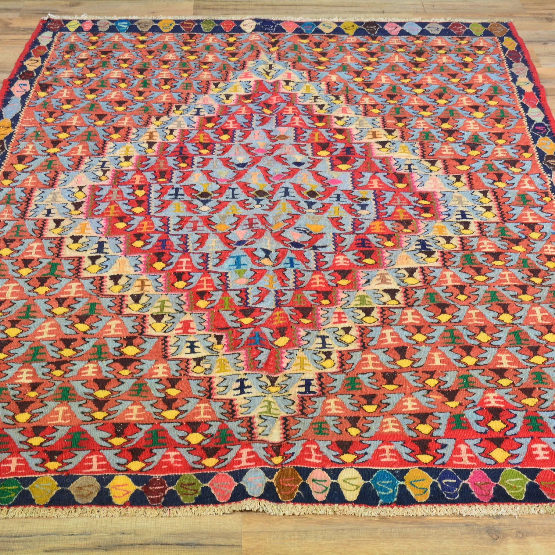 Hand-Woven Persian Sennah Kilim Geometric Design Wool Rug (Size 3.11 X 4.11) Cwral-7722