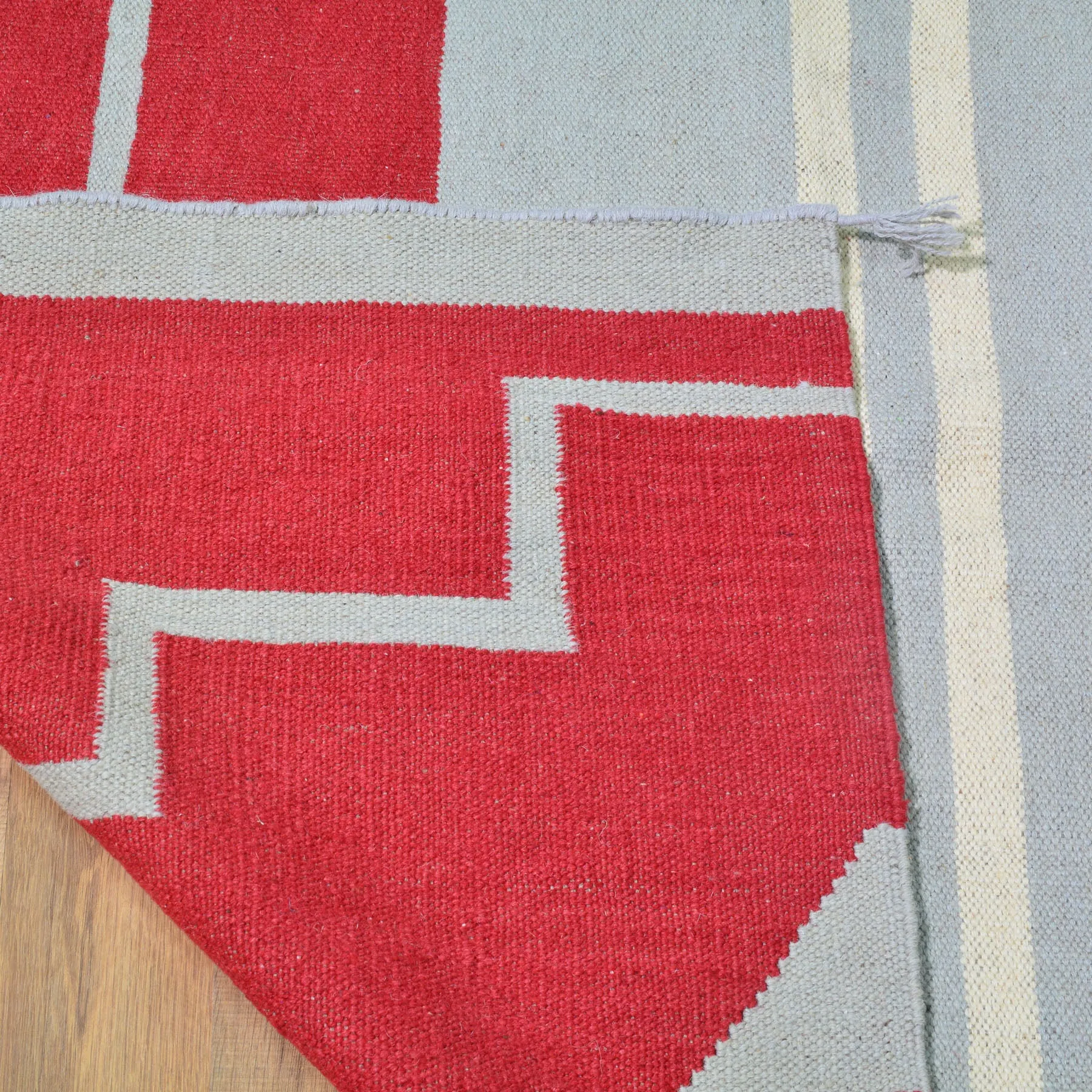 Hand-Woven Reversible Southwestern Design Handmade Wool Kilim (Size 8.7 X 10.0) Cwral-10308