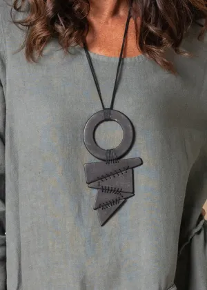 Lova Necklace in Onyx