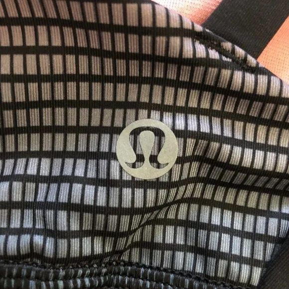 Lululemon Double Gradient Yum Yum Pink Alberta Lake Black Strappy Energy Bra 4