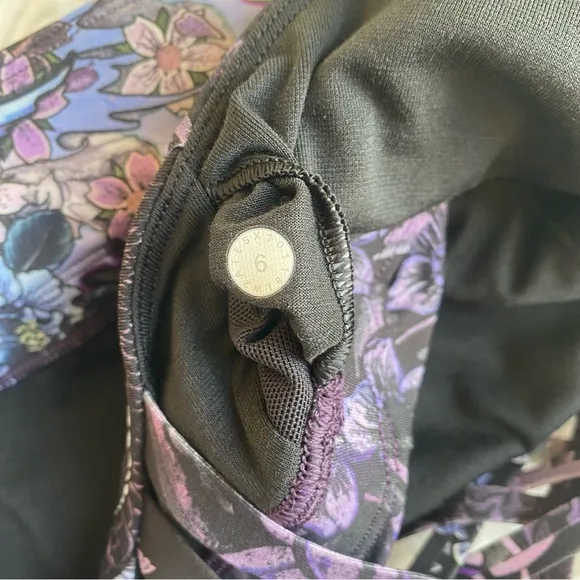 Lululemon Free To Be Moved Bra Women’s Size 6 Memoir Multi Purple