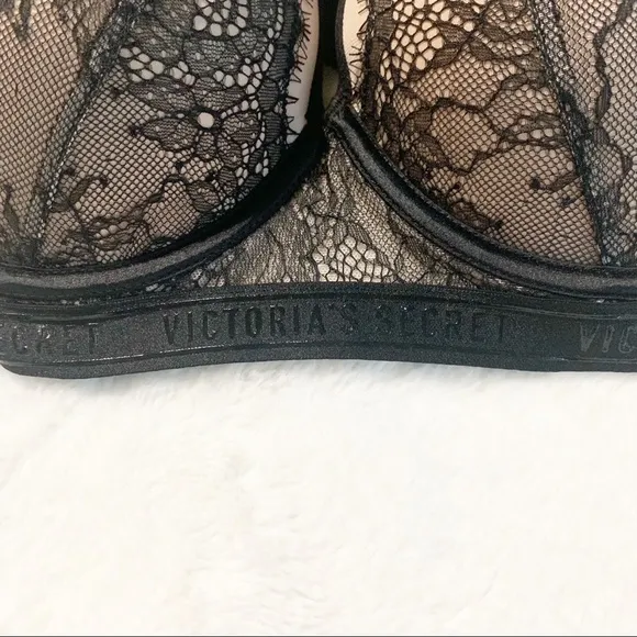 NWT VERY SEXY Strapless Bra Black