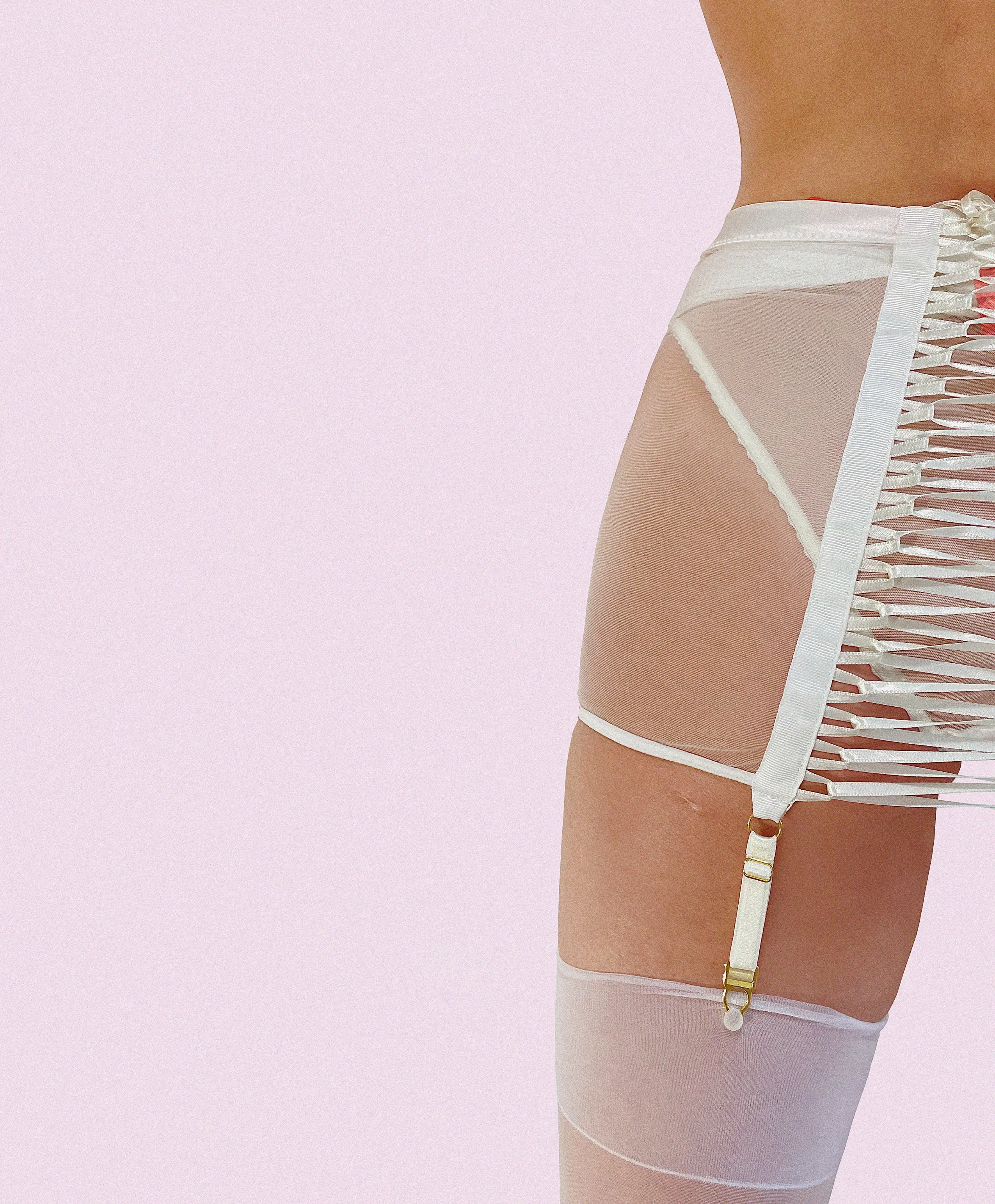 PHEROMONE Suspender Belt