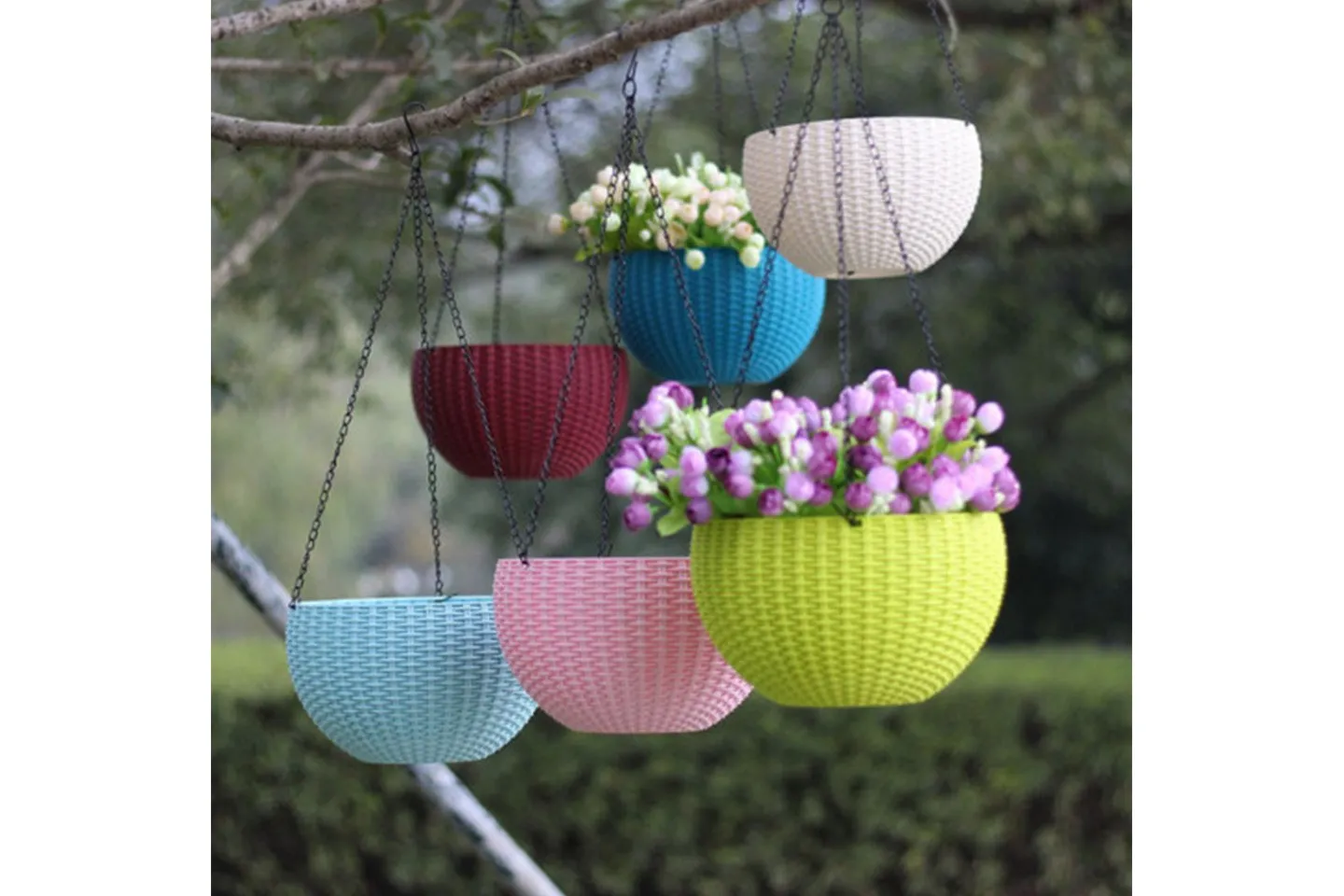 Plastic Self Watering Hanging Planter Basket Garden Flower Plant Hanger for Indoor Outdoor Use