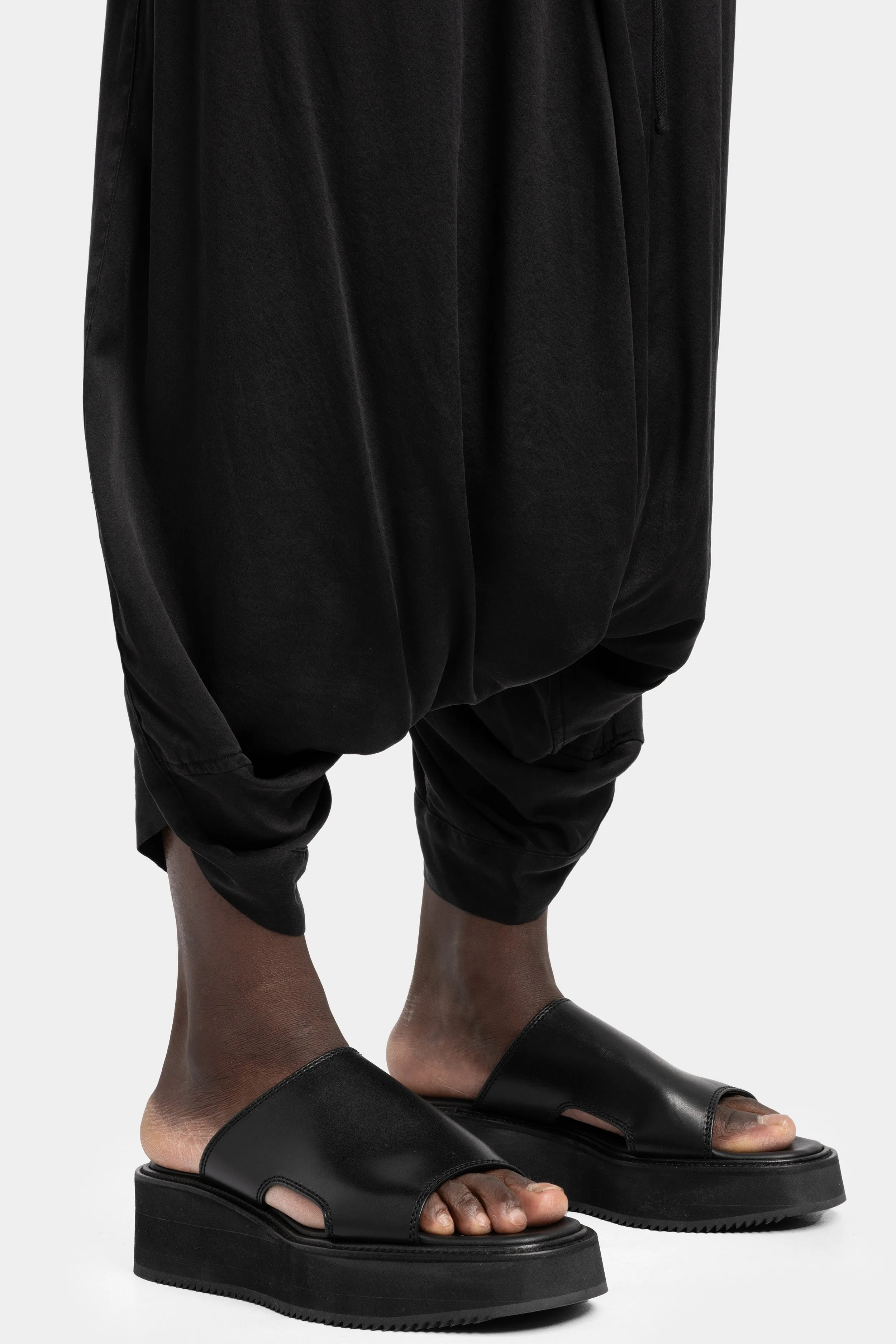 Plateau leather sandals
