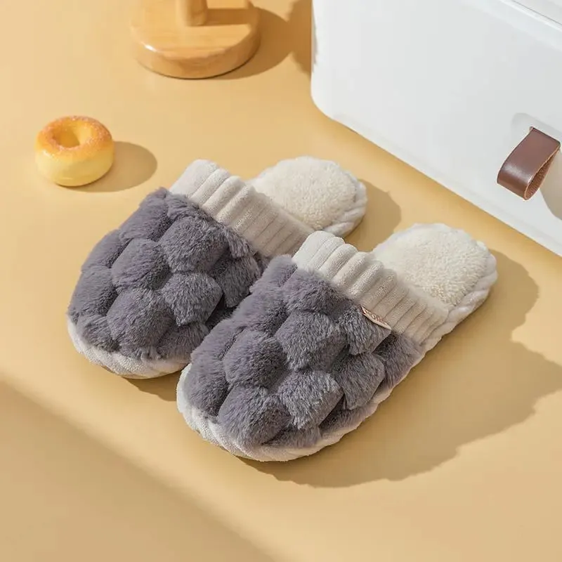 Salta - Women's Plushy Slippers