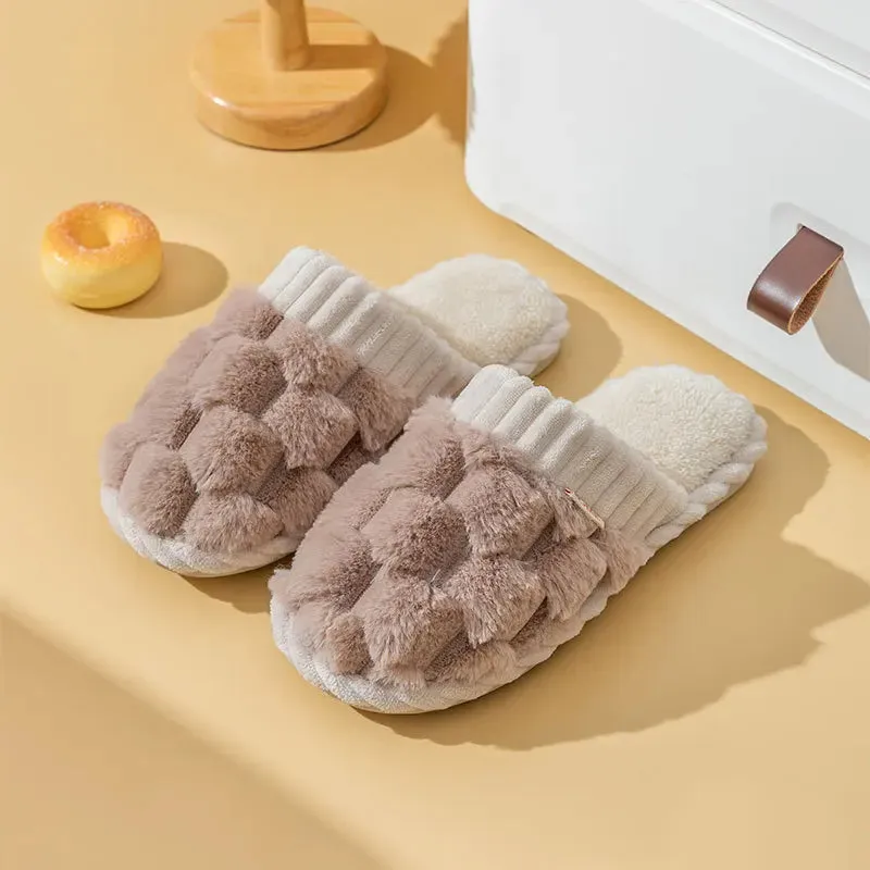 Salta - Women's Plushy Slippers