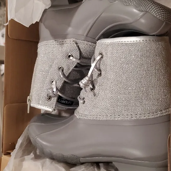 Sperry Saltwater Boots Silver/Grey Size 4