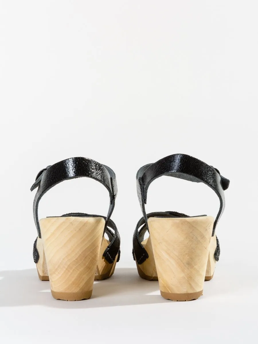 strappy multi clog - black