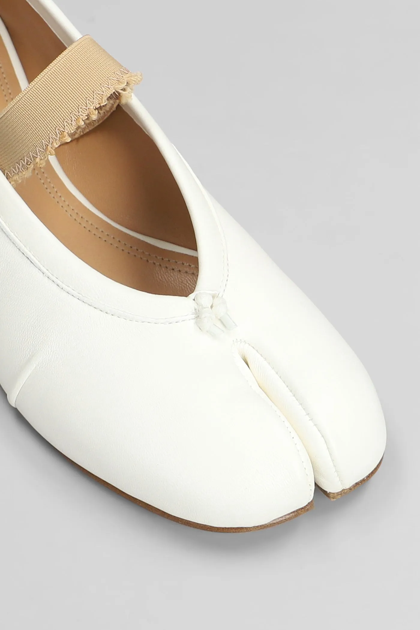 Tabi Ballet flats in beige leather
