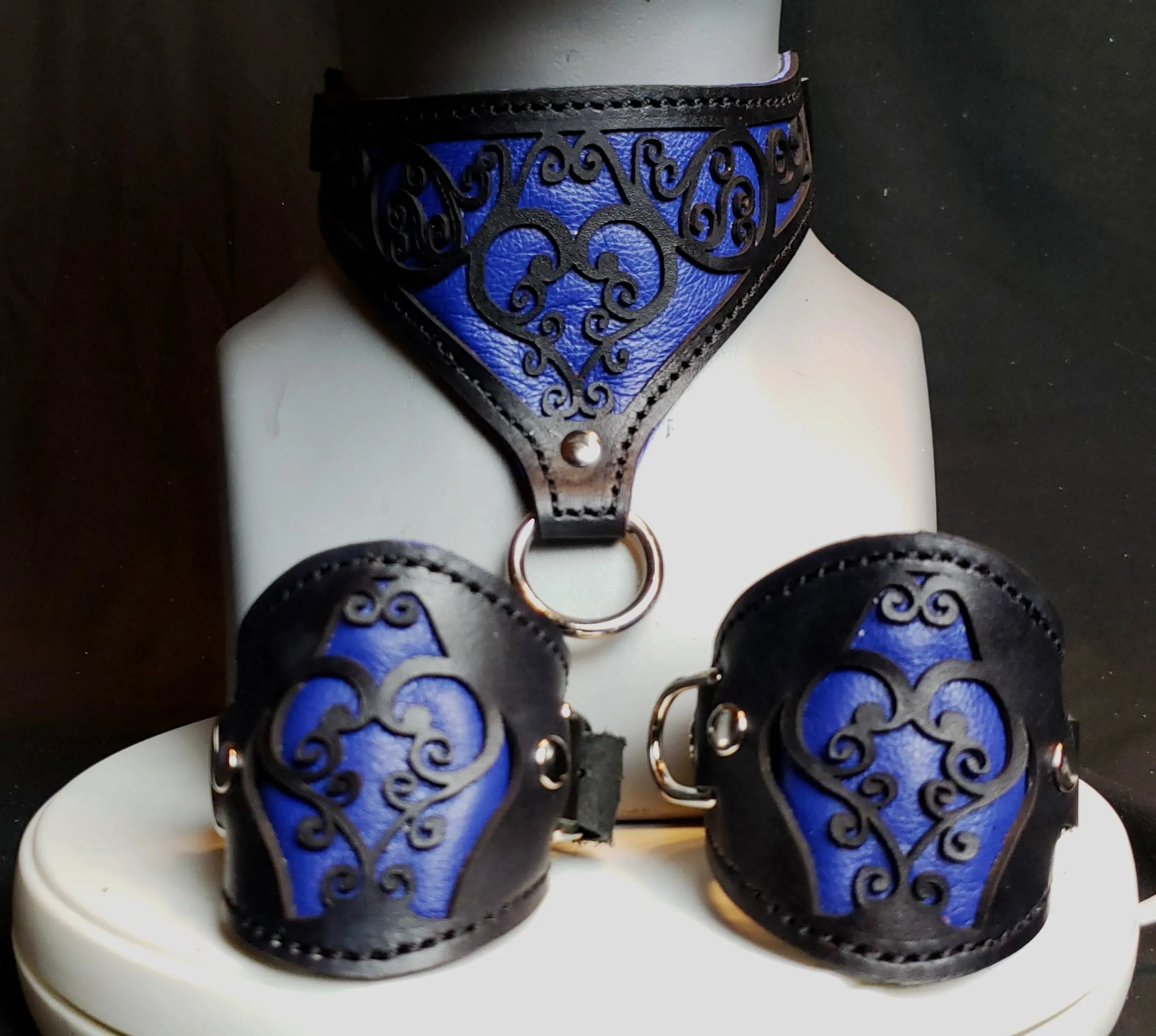 The Leather Heart Collar and cuffs- Made to Order- Choose your Color