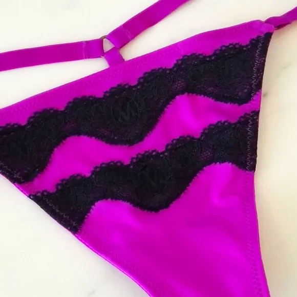 Victoria's Secret Vintage Strappy Very Sexy Nylon Black Lace V-String Panty NWT
