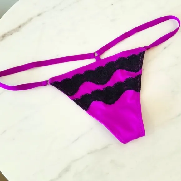 Victoria's Secret Vintage Strappy Very Sexy Nylon Black Lace V-String Panty NWT