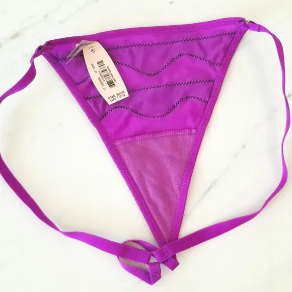 Victoria's Secret Vintage Strappy Very Sexy Nylon Black Lace V-String Panty NWT