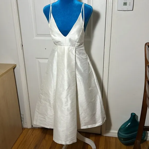 VIVIAN CHAN White Cari With Pockets Dress XS