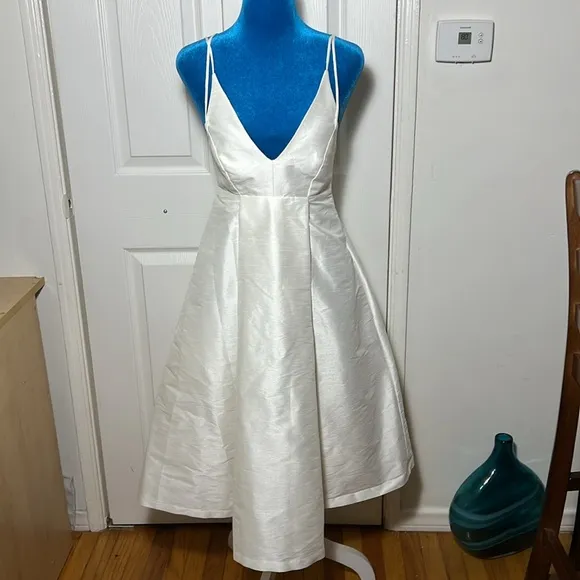 VIVIAN CHAN White Cari With Pockets Dress XS
